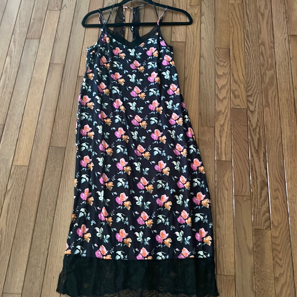 Zara midi dress, perfect for a summer trip